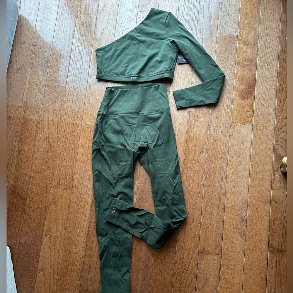 Brad New (NWT) Set Active Sports Bra & Leggings - Hunter Green - Picture 2 of 8